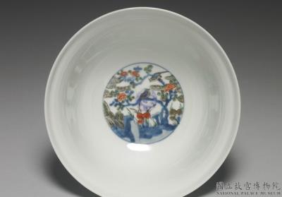 图片[3]-Stem bowl with decoration of flowers and birds in wucai polychrome enamels on a white ground, Qing dynasty (1644-1911)-China Archive